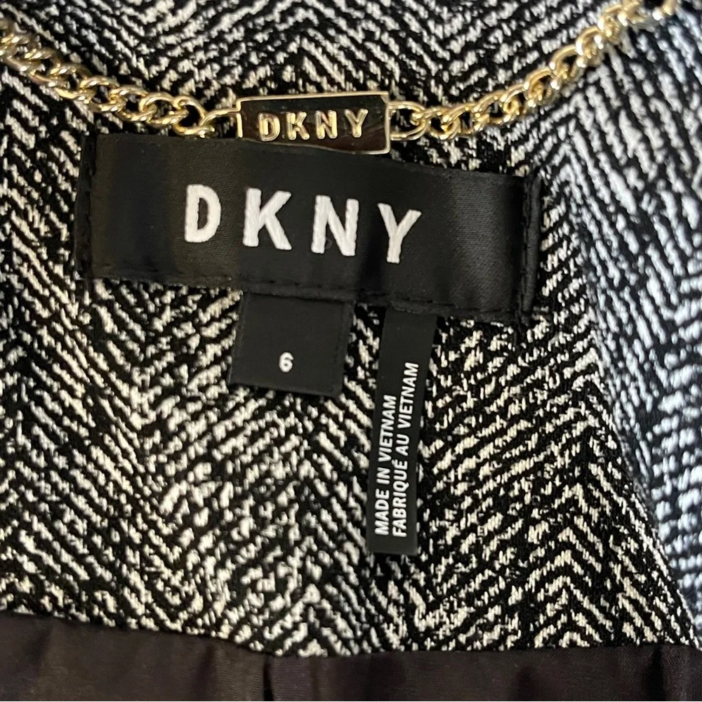 DKNY Black and Gray Textured Blazer in Size 6 - NWOT - Picture 6 of 8